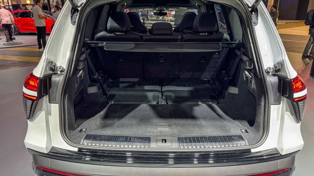 New Audi Q7 Cargo Boot Storage