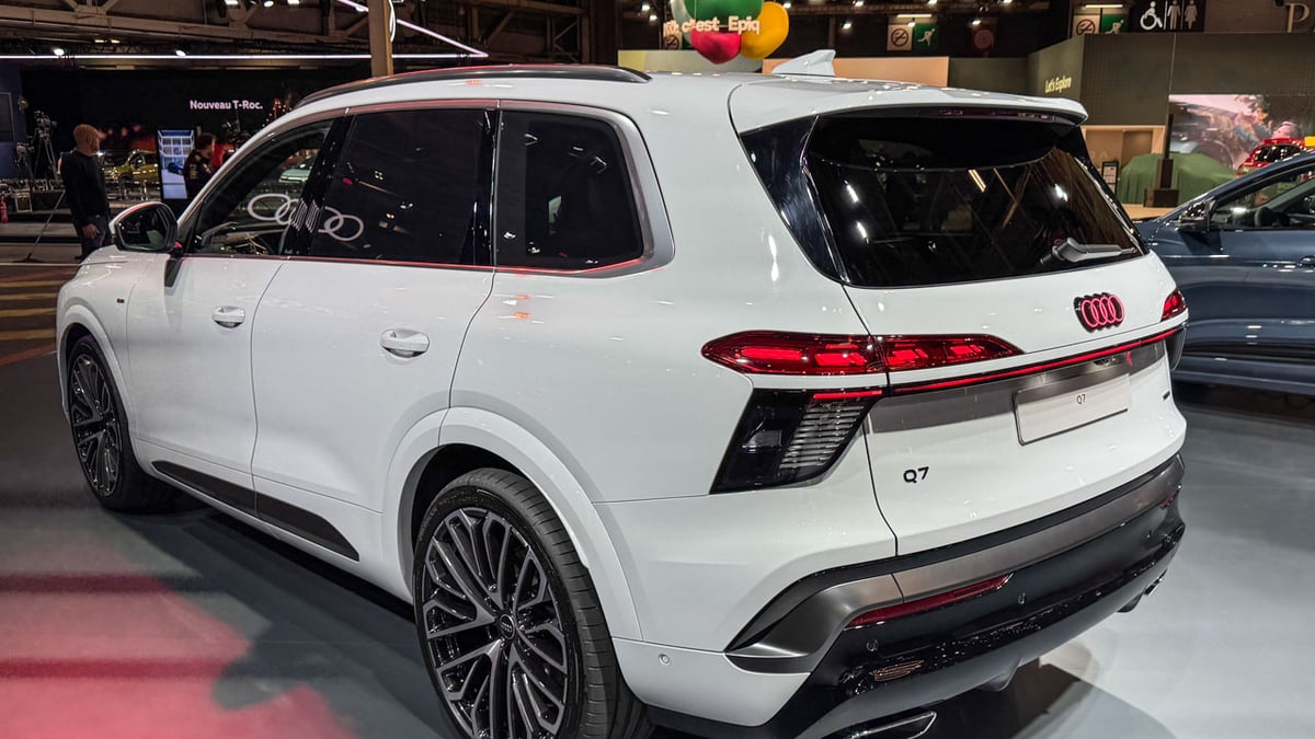 New Audi Q7 Rear Three-Quarter Styling