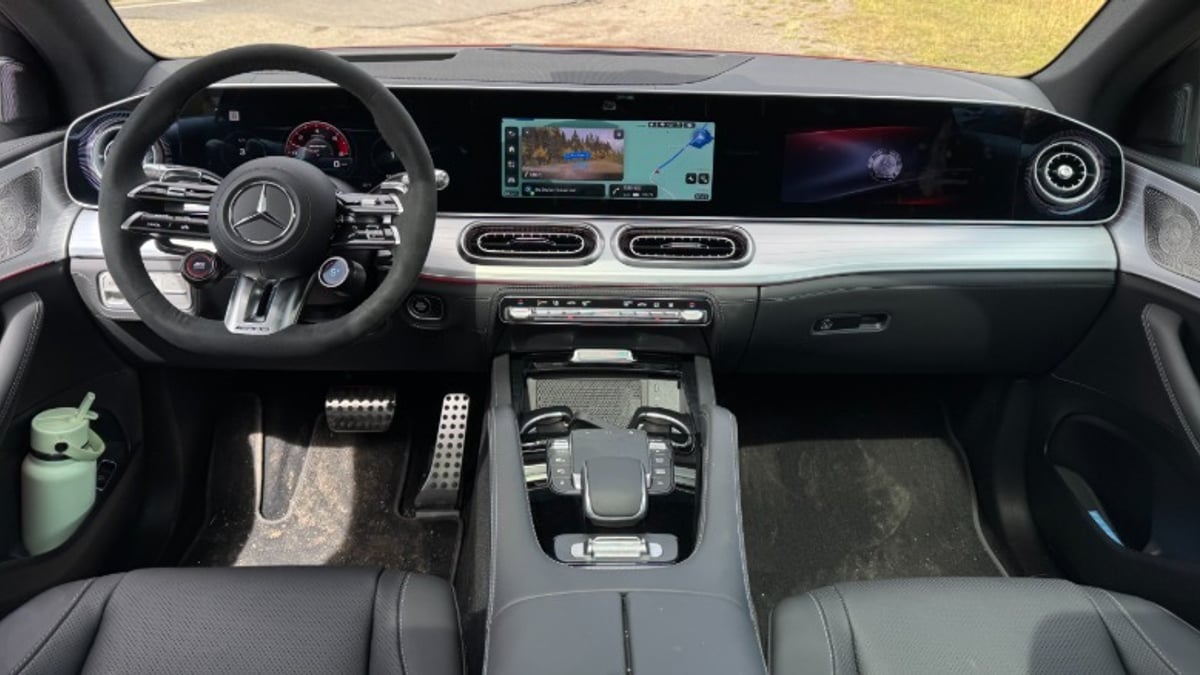 2026 Mercedes-Benz AMG GLE 53 HYBRID 4MATIC+ Plug-in Hybrid — Exterior Design, Charging Port & Battery Specs 6