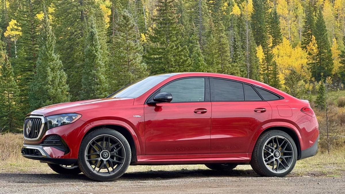 2026 Mercedes-Benz AMG GLE 53 HYBRID 4MATIC+ Plug-in Hybrid — Exterior Design, Charging Port & Battery Specs 5