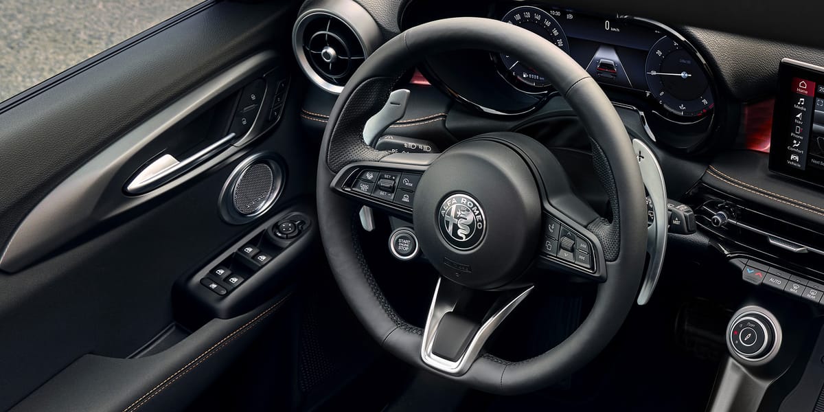 2025 Alfa Romeo Tonale Plug-in Hybrid — Exterior Design, Charging Port & Battery Specs 8