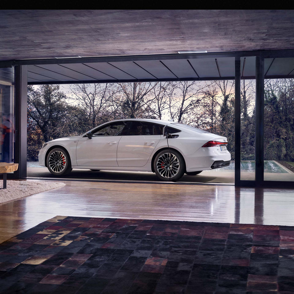 2025 Audi A7 Sportback Plug-in Hybrid — Exterior Design, Charging Port & Battery Specs 6