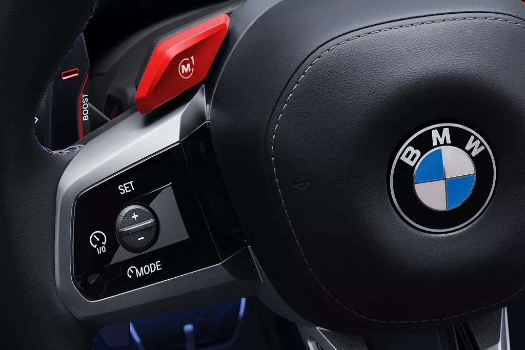 2025 BMW M5 Touring Plug-in Hybrid — Exterior Design, Charging Port & Battery Specs 4