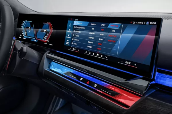 2025 BMW M5 Touring Plug-in Hybrid — Exterior Design, Charging Port & Battery Specs 6