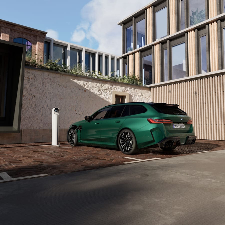 2025 BMW M5 Touring Plug-in Hybrid — Exterior Design, Charging Port & Battery Specs 14