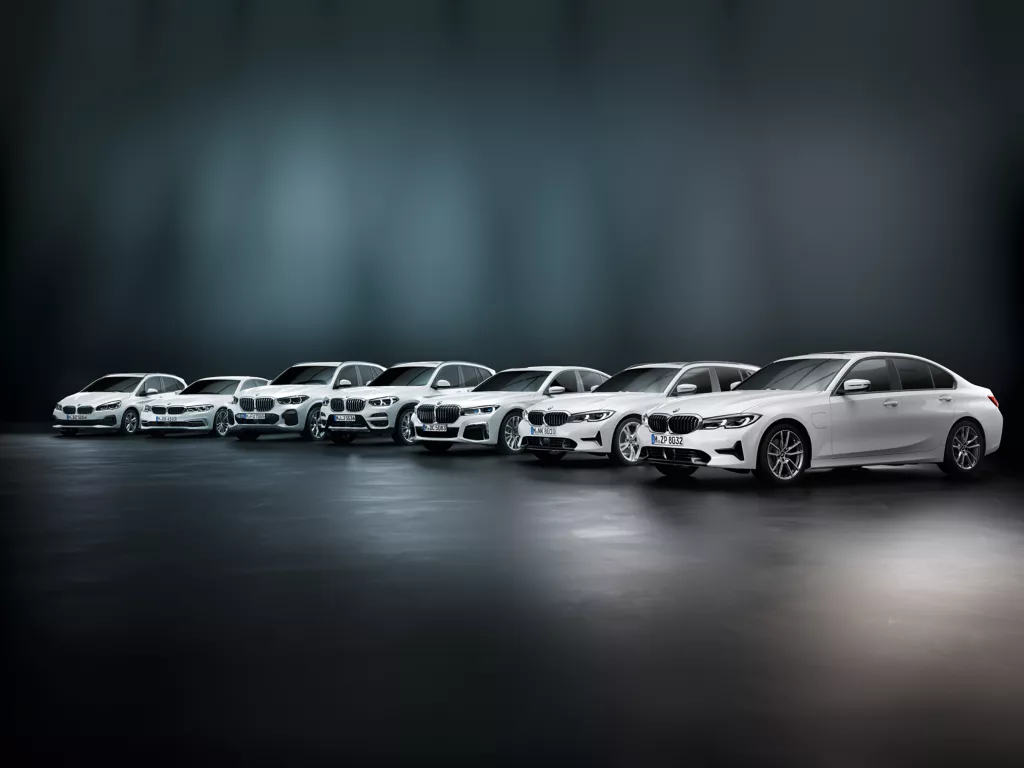 2025 BMW M5 Touring Plug-in Hybrid — Exterior Design, Charging Port & Battery Specs 15