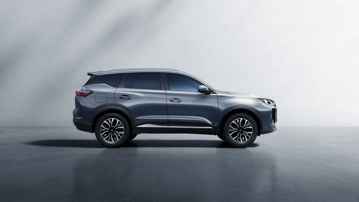 2025 Chery Tiggo 7 Pro PHEV Plug-in Hybrid — Exterior Design, Charging Port & Battery Specs 7