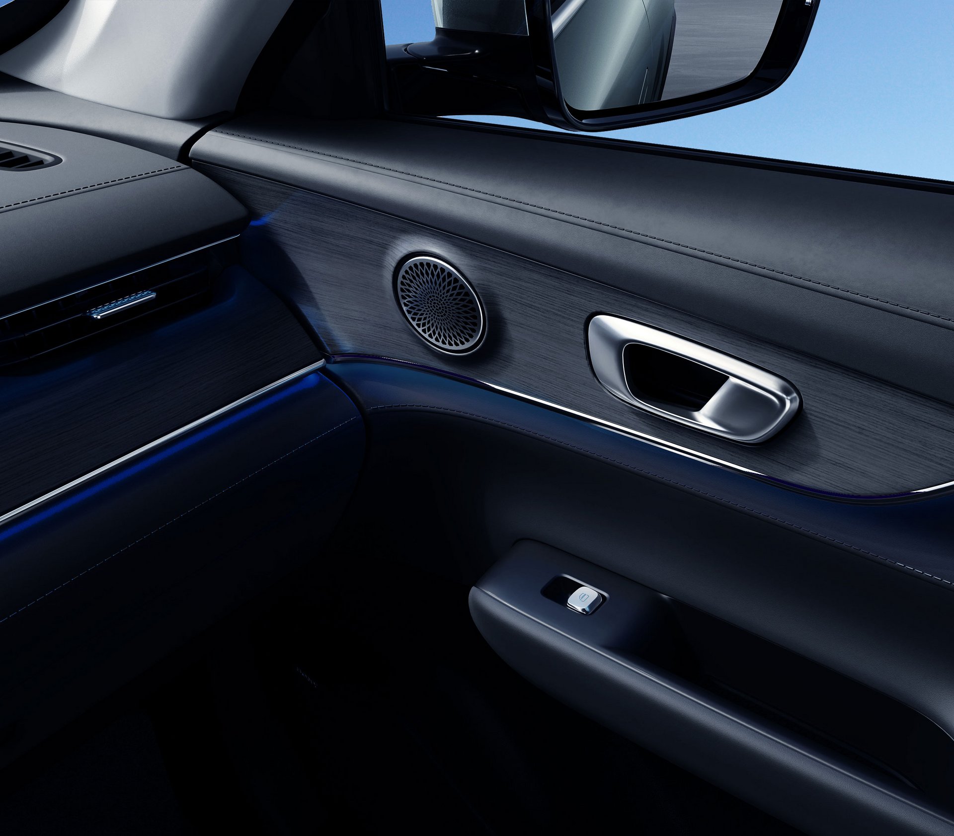 2025 Chery Tiggo 8 Pro PHEV Plug-in Hybrid — Exterior Design, Charging Port & Battery Specs 4