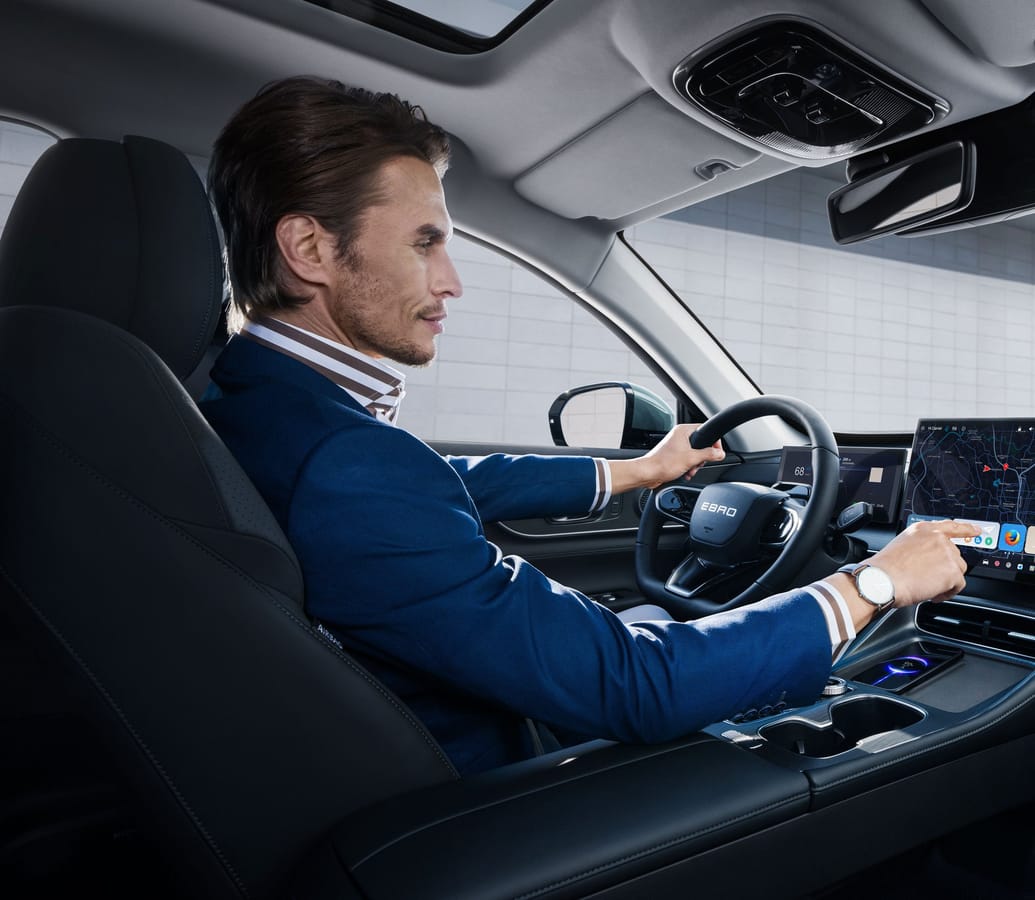 2025 Chery Tiggo 8 Pro PHEV Plug-in Hybrid — Exterior Design, Charging Port & Battery Specs 8