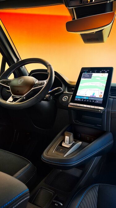 Renault Captur E-TECH gallery 3