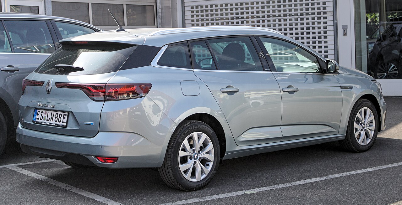 Renault Megane IV Grandtour E-Tech 160 gallery 2